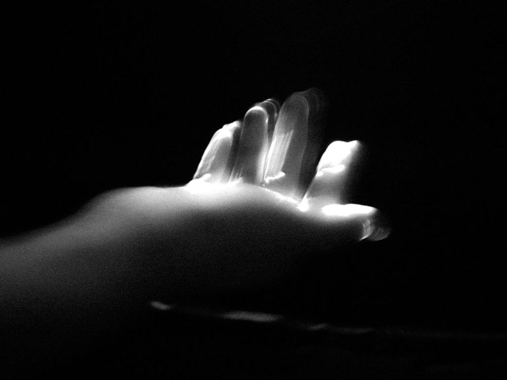 pourquoi ma television seteint toute seule